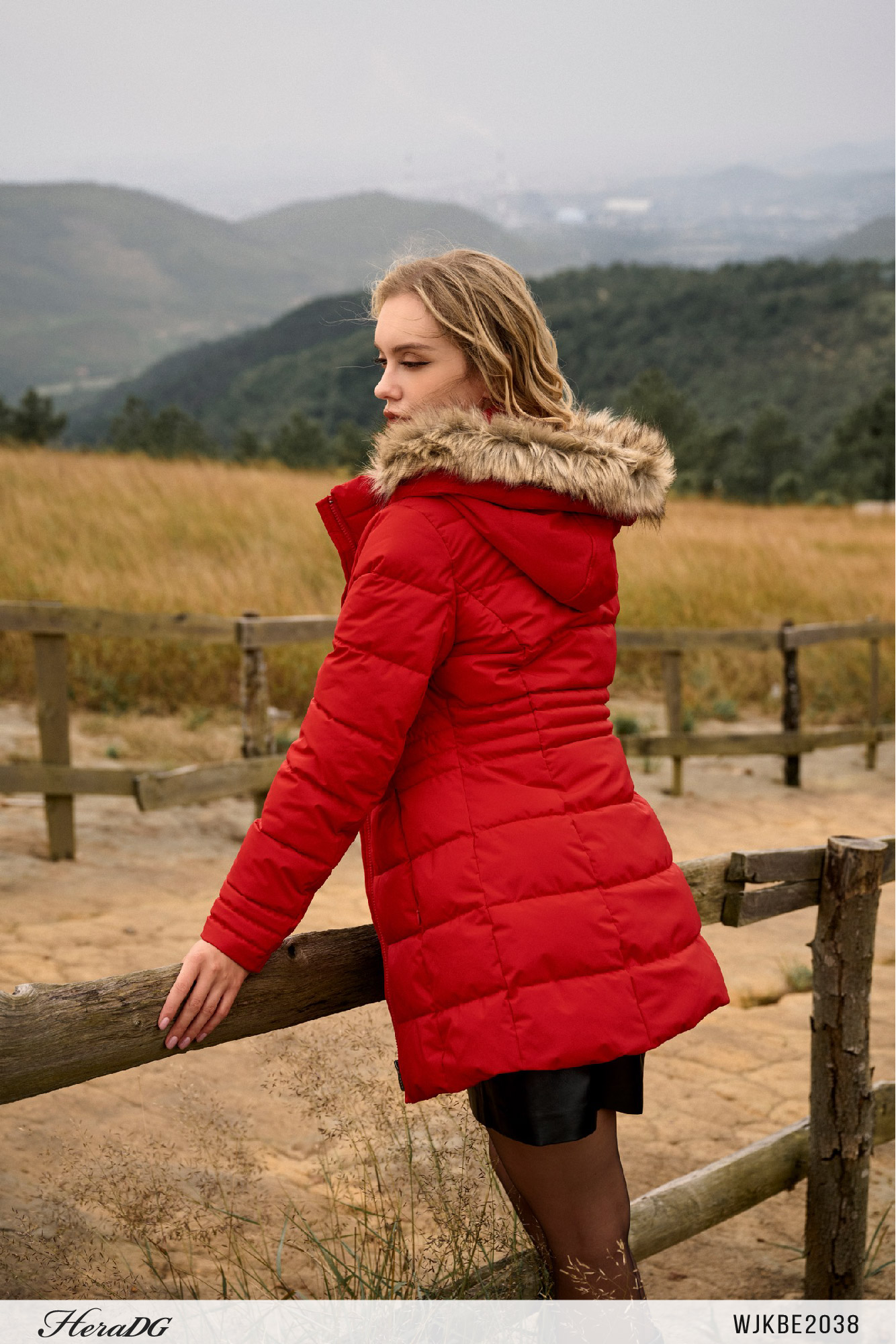 Ảnh của Áo phao 3 lớp dáng lỡ mũ lông tháo rời